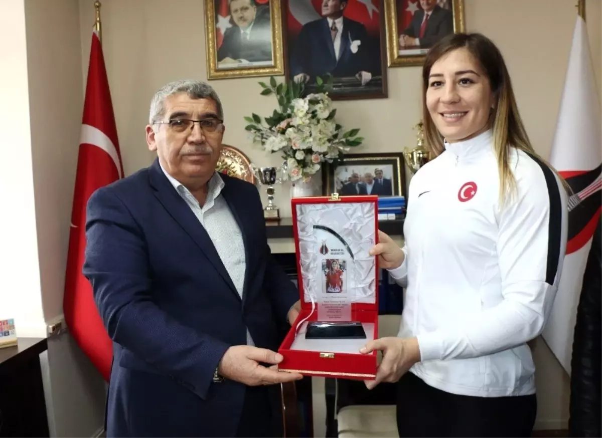 Milli Güreşçi Yasemin Adar\'ın Sıradaki Hedefi Olimpiyat Madalyası