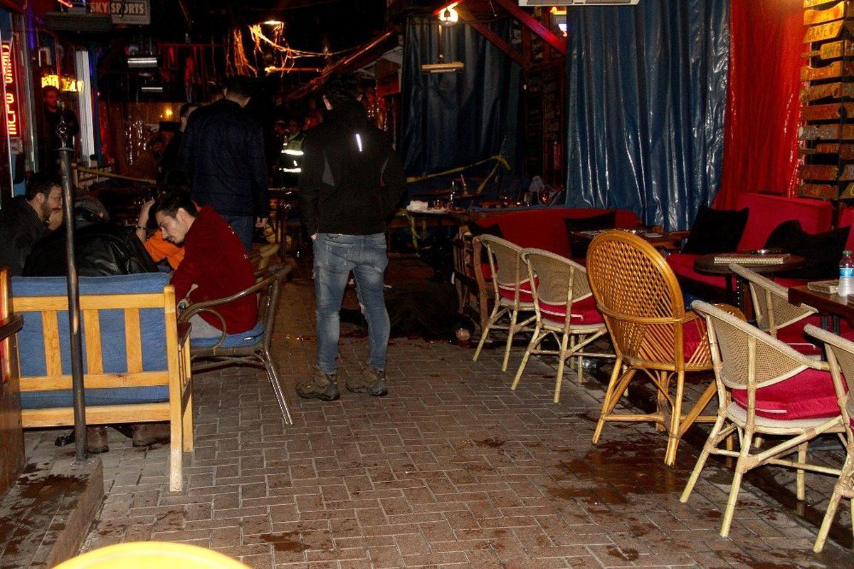 Önce Kız Arkadaşını Sonra Kendini Vurdu