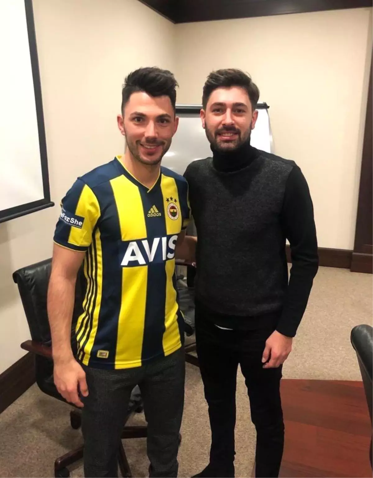 Tolgay Arslan Fenerbahçe Formasını Giydi