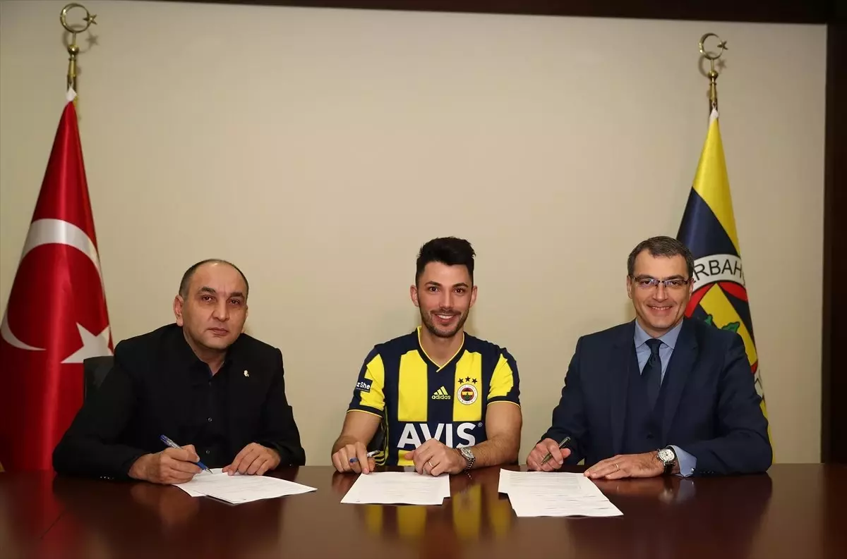 Tolgay Arslan Resmen Fenerbahçe\'de