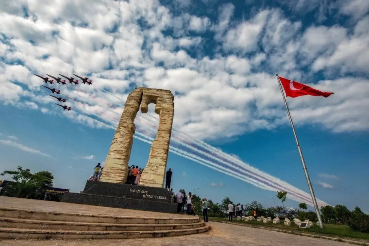 Türk Yıldızları\'na Çektiği Bu Fotoğraf Birincilik Getirdi