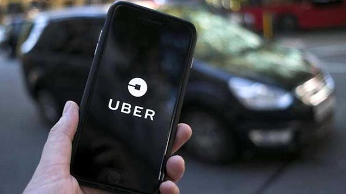 Uber, Kullanıcılara Toplu Taşıma Seçeneklerini Sunduğu Yeni Özelliği Test Etmeye Başladı