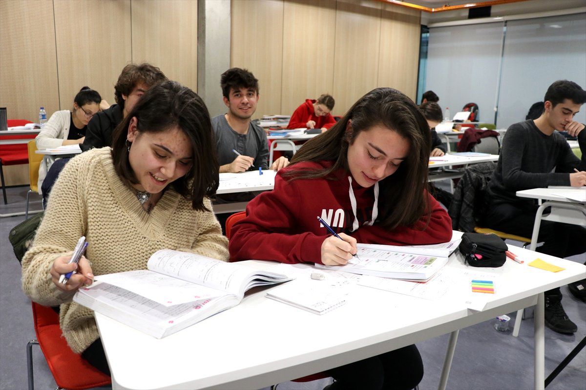 Üniversite Sınavına Kampüste Hazırlanıyorlar