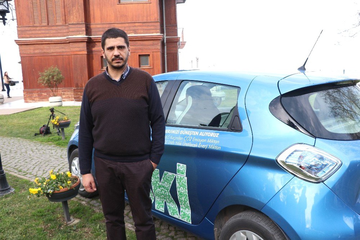 Yalova\'nın Elektrikli İlk Resmi Kurum Arabası Yürüyen Köşk\'te Tanıtıldı