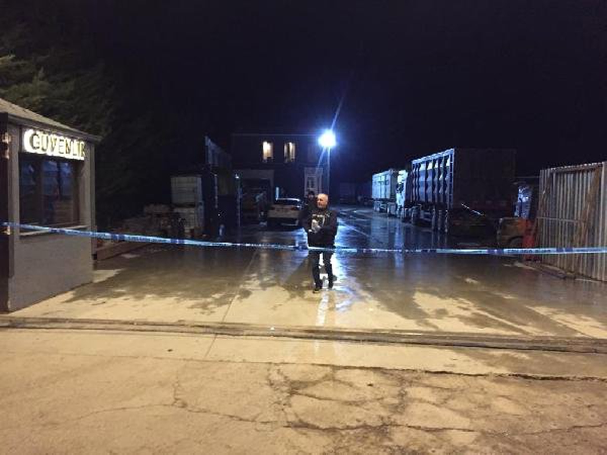 Babasıyla Tartışan Kişinin Çalıştığı Yeri Bastı: 1 Yaralı