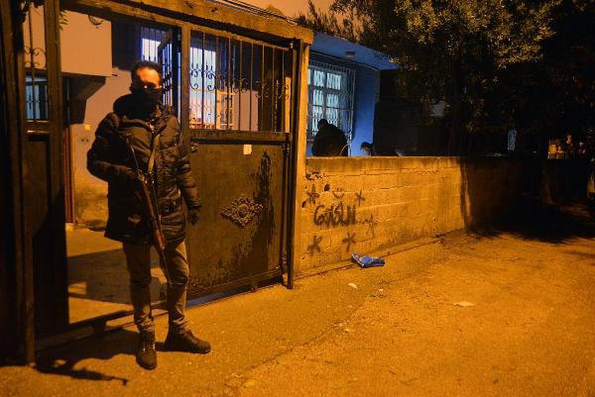 Evin Bahçesine Atılan Ses Bombası Korkuttu