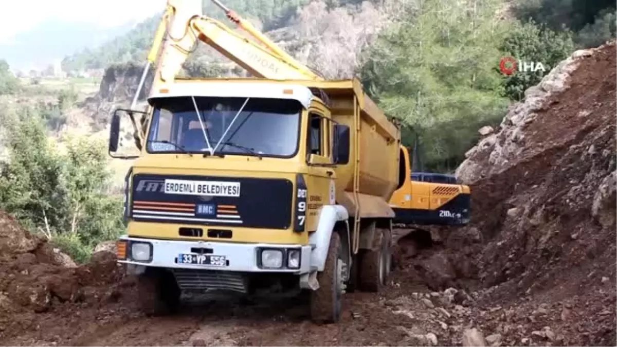 Heyelandan Kapanan Yolları Açma Çalışmaları Havadan Görüntülendi