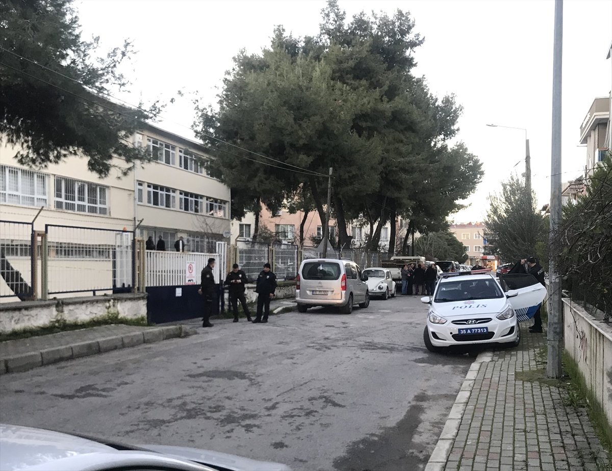 İzmir\'de Bir Kadın Tartıştığı Eniştesini Öldürdü