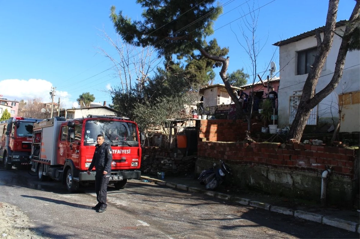İzmir\'de Kahreden Yangın: Anne ve Bebeği Öldü