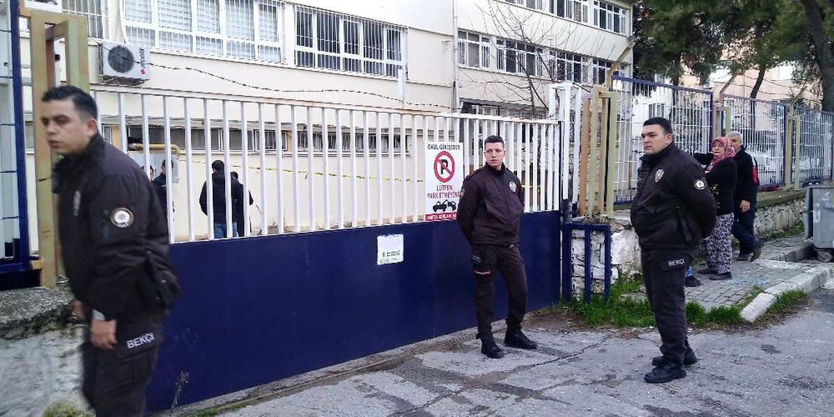 İzmir\'de Lisede Cinayet