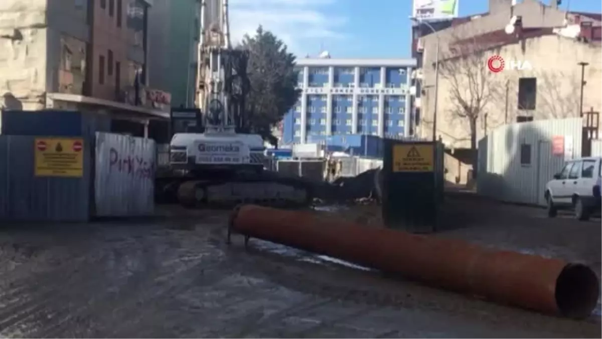 Kadıköy Hasanpaşa\'da Kazı Esnasında Doğalgaz Borusu Patladı.