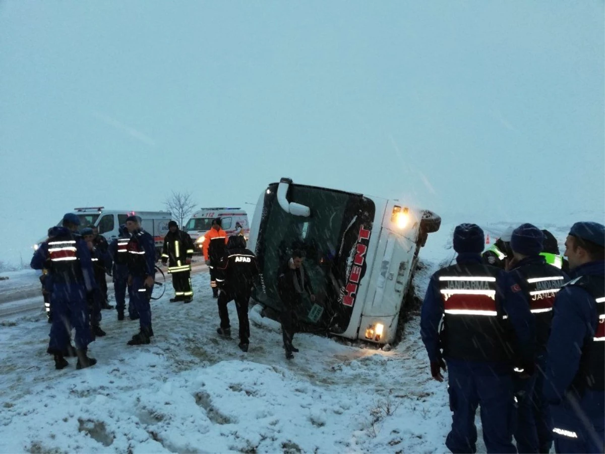 Kayseri\'de Otobüs Devrildi, Yaralılar Var