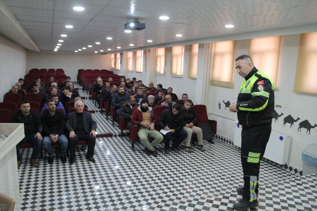 Midyat\'ta Okul Servis Sürücülerine Eğitim