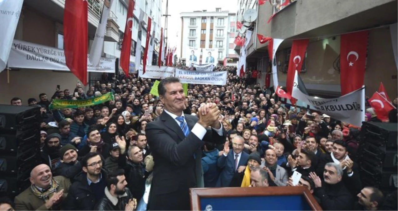 Mustafa Sarıgül\'ün Seçim Sloganı Güldürdü: Sevgiliye Kırmızı, Şişli\'ye Sarıgül