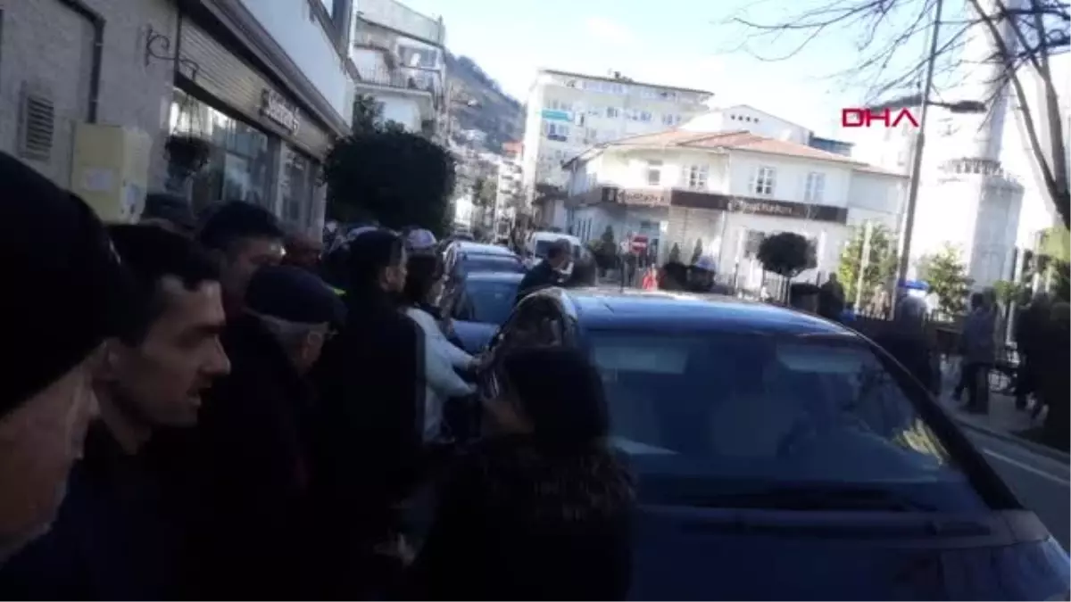 Ordu Otomobilde Unuttuğu Bebek Çıkarılınca Sarılıp Öptü