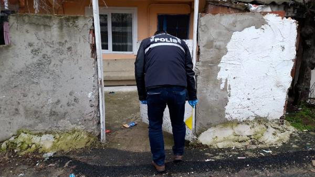 Para İsteyen Oğlunu Tabancayla Bacağından Vurdu