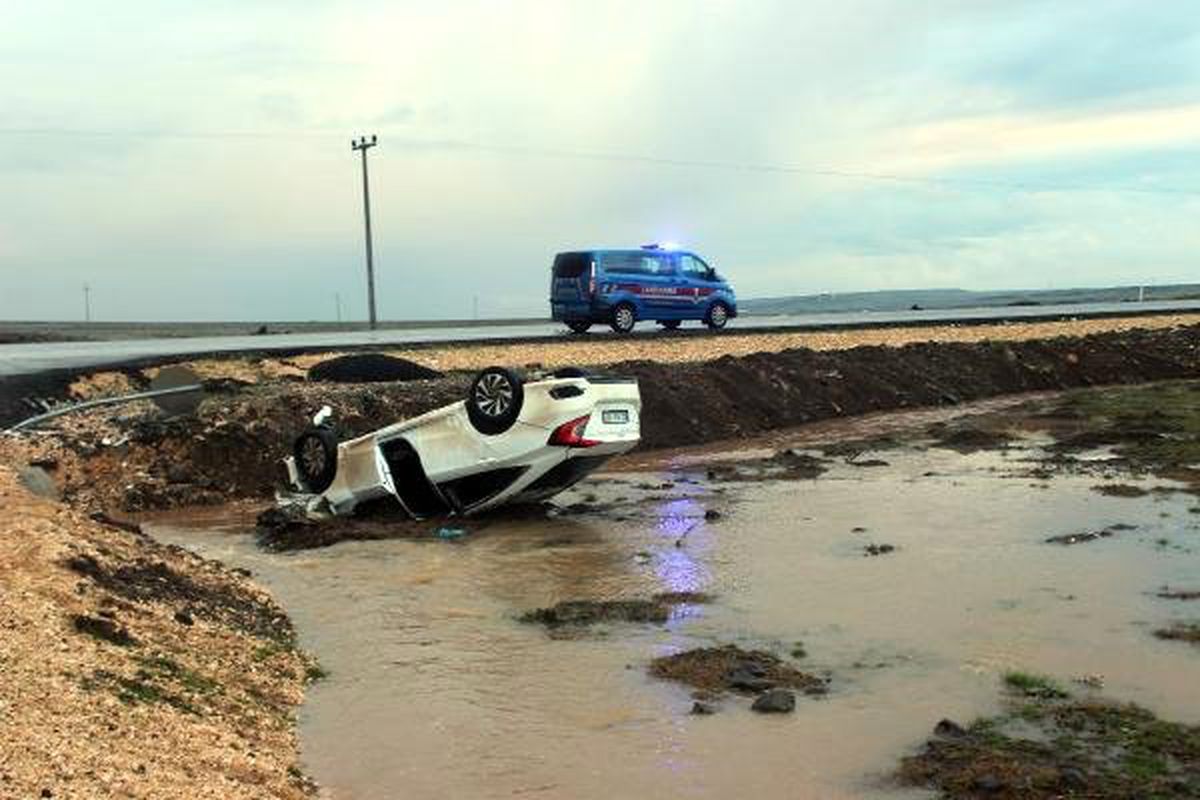 Takla Atan Otomobilde 7 Kişi Yaralandı