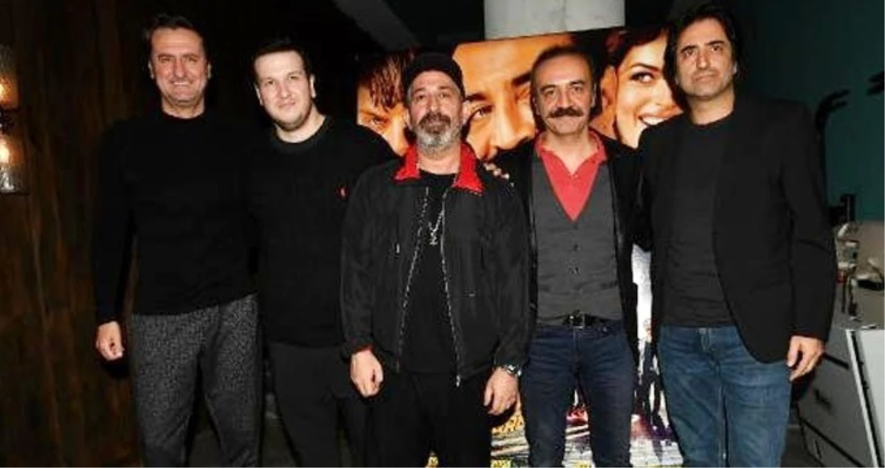 Türk Sinemasının Usta İsimleri, Yılmaz Erdoğan\'ı Organize İşler Sazan Sarmalı Filminin Özel Gösteriminde Yalnız Bırakmadı