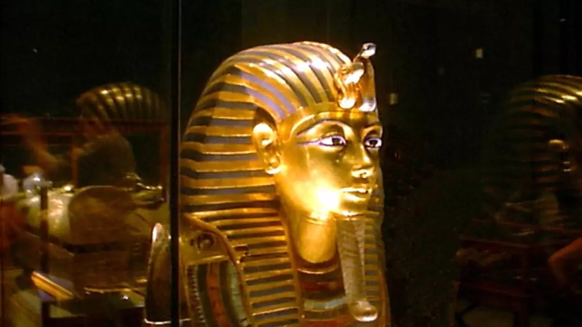 Video: Tutankamon\'un Mezarını Bekleyen Tehlike: \'Büyü\' mü Yoksa \'Gerçek\' Mi?