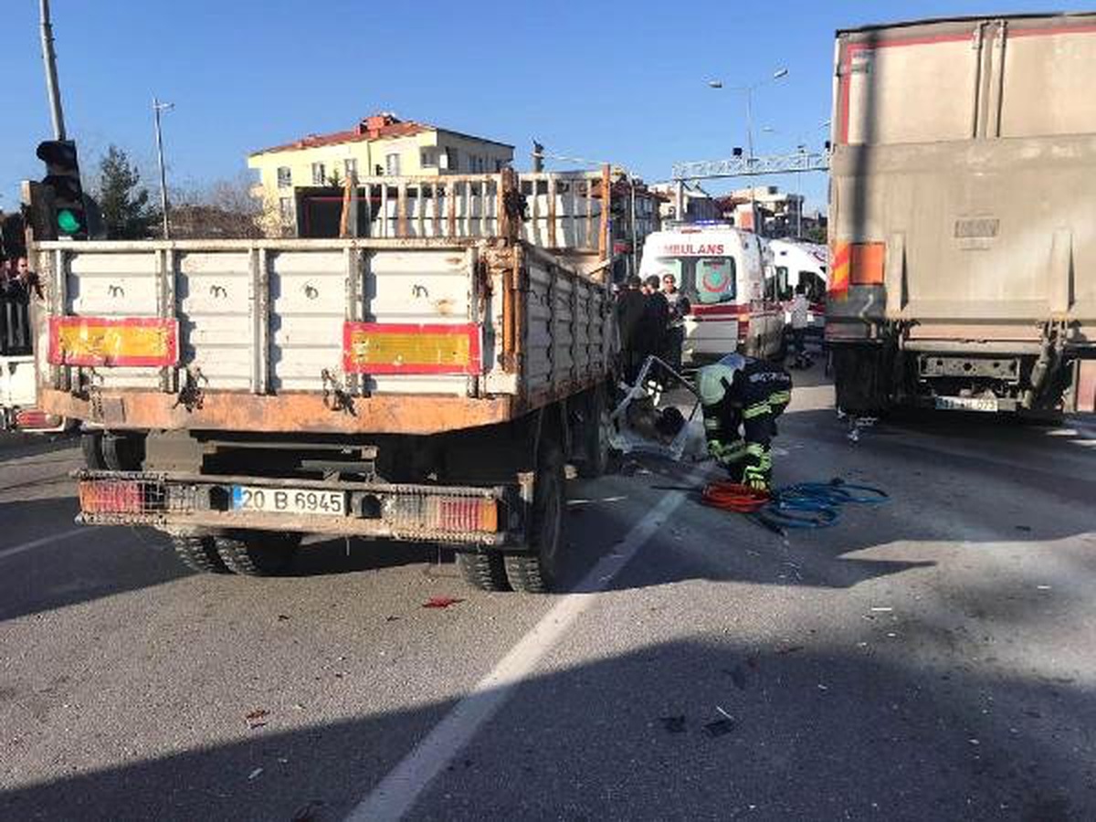 Alkollü Sürücü Kaza Yaptı, Yaralıyı Bırakıp Kaçtı