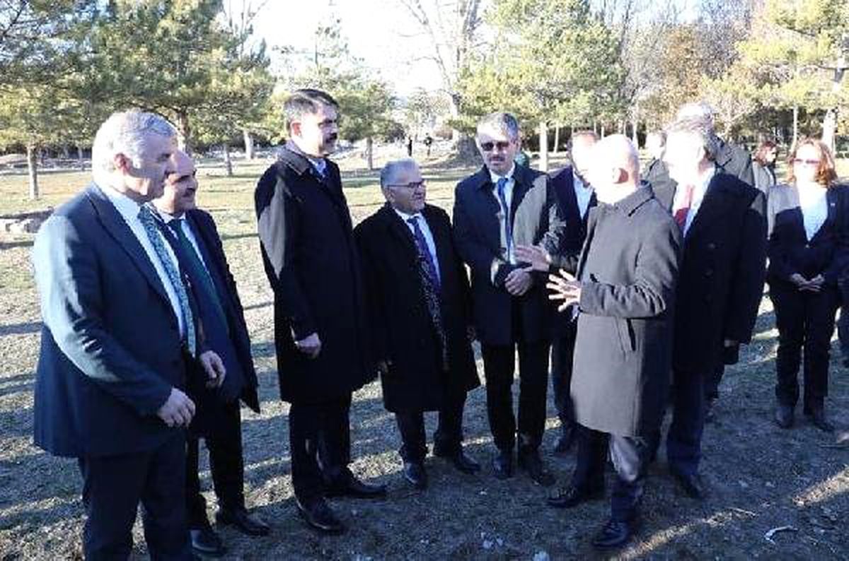 Bakan Kurum: Hedefimiz Kişi Başı Poşet Kullanımını 40\'a Düşürmek (2)