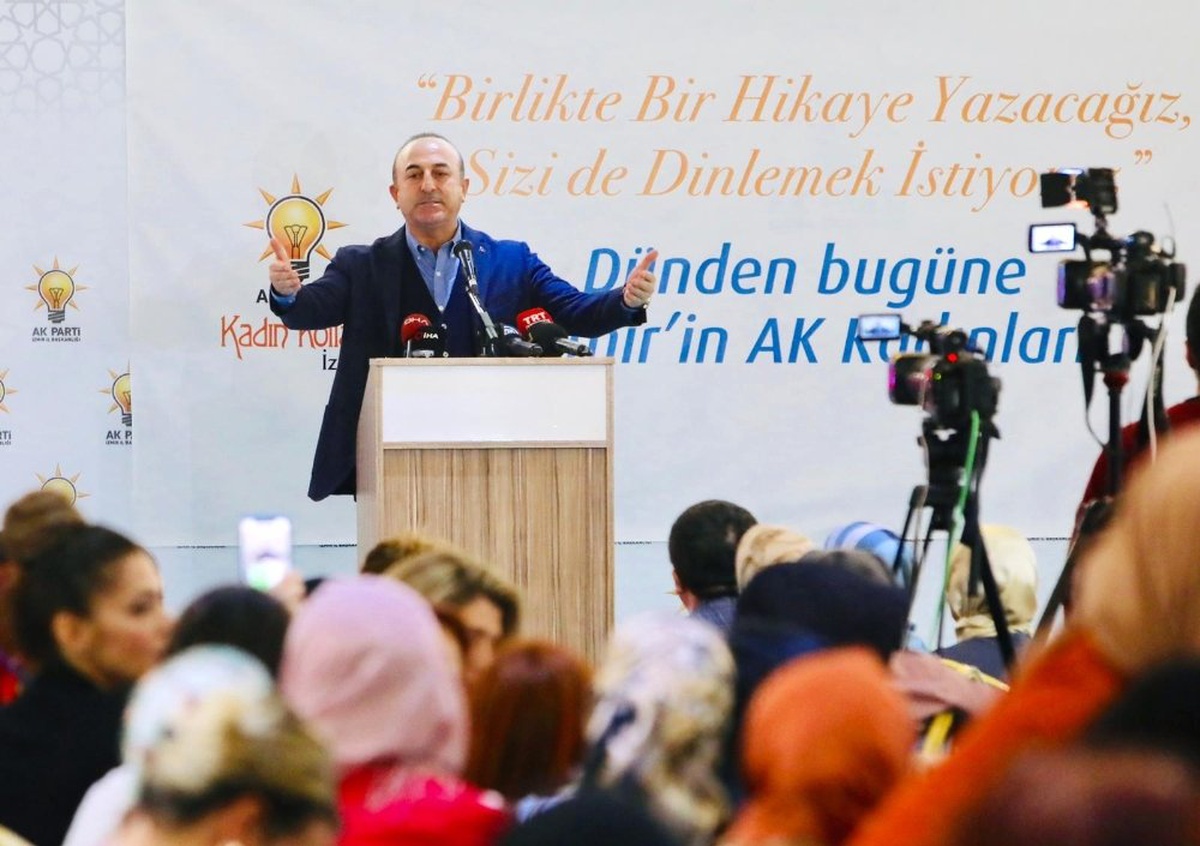 Bizim Problemimiz Atatürk\'ten Geçinenlerle"