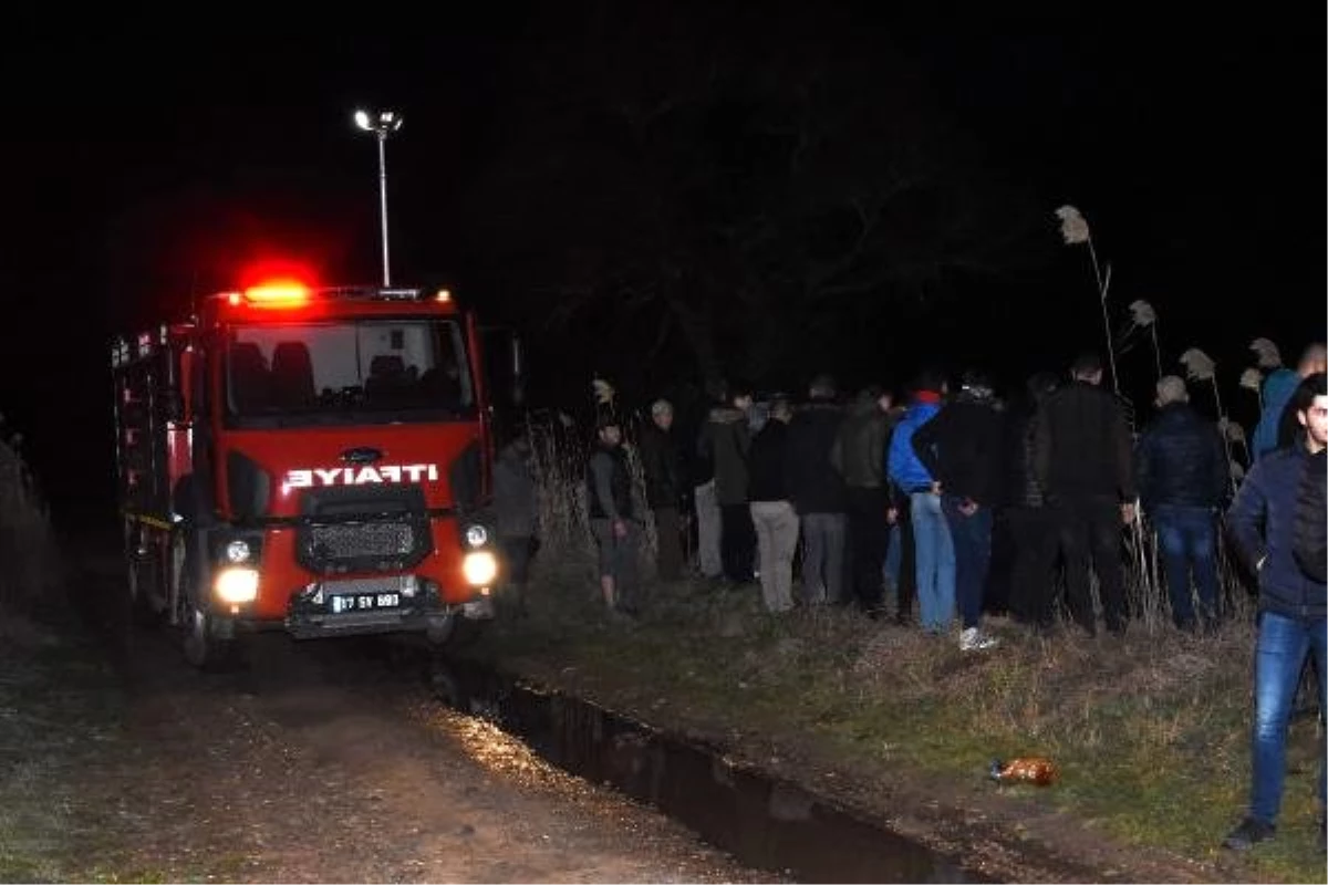 Çanakkale\'de Otomobil Dereye Uçtu İddiası