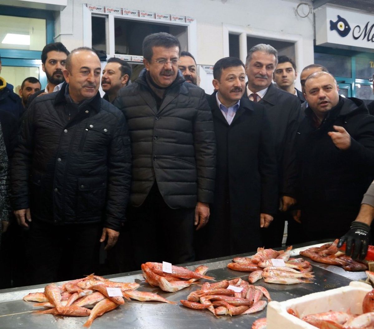 Çavuşoğlu: Zeybekçi İzmir\'i Bir Dünya Kenti Yapacaktır