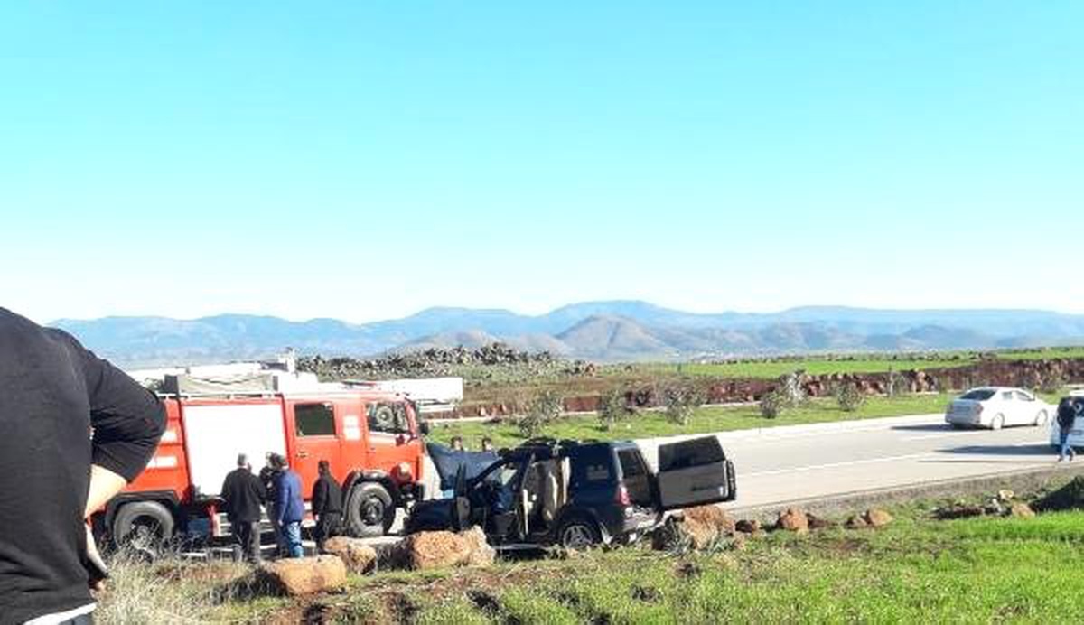 Gaziantep\'te Cip ile Çarpışan Otomobil İkiye Bölündü: 1 Ölü, 2 Yaralı