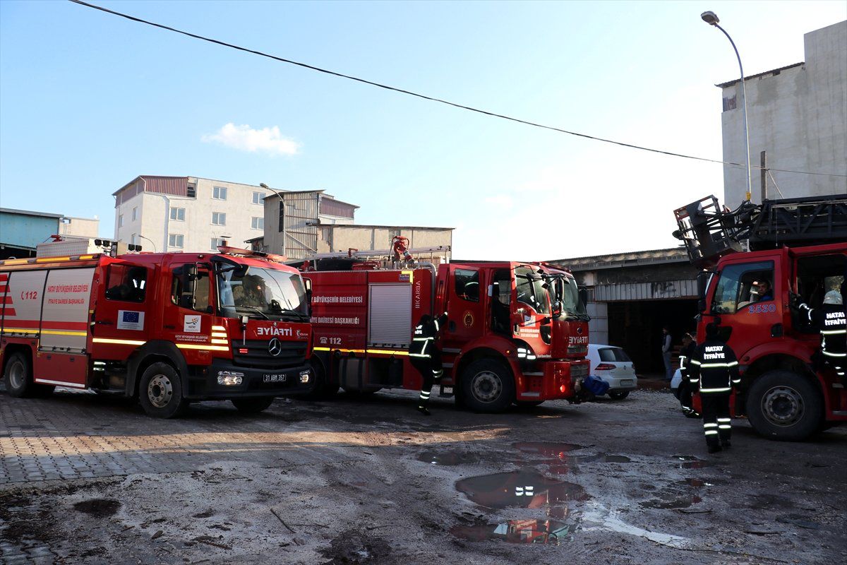 Hatay\'da Ahşap İşleme Atölyelerinde Yangın
