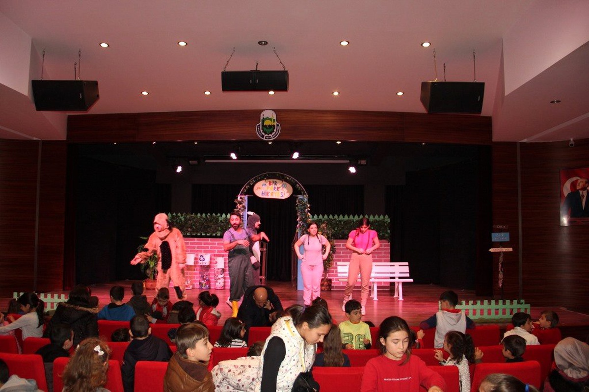 İnegöl Belediyesi Minikleri Sanatla Buluşturdu