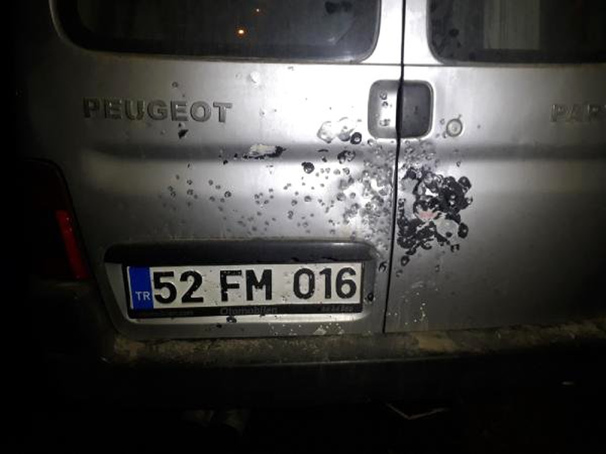 Saçma İzlerine Rastlanan Şüpheli Aracın Bagajından Tavuk Çıktı