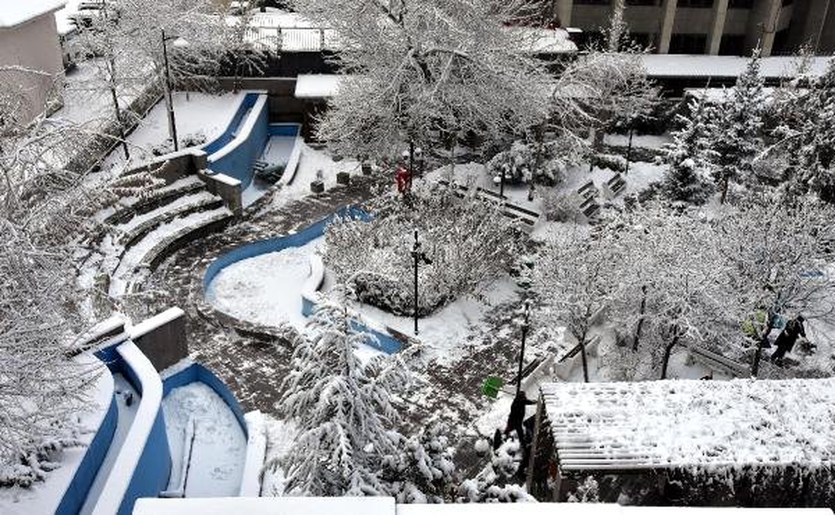 Van\'da 321 Yerleşim Biriminin Yolu Kardan Kapandı