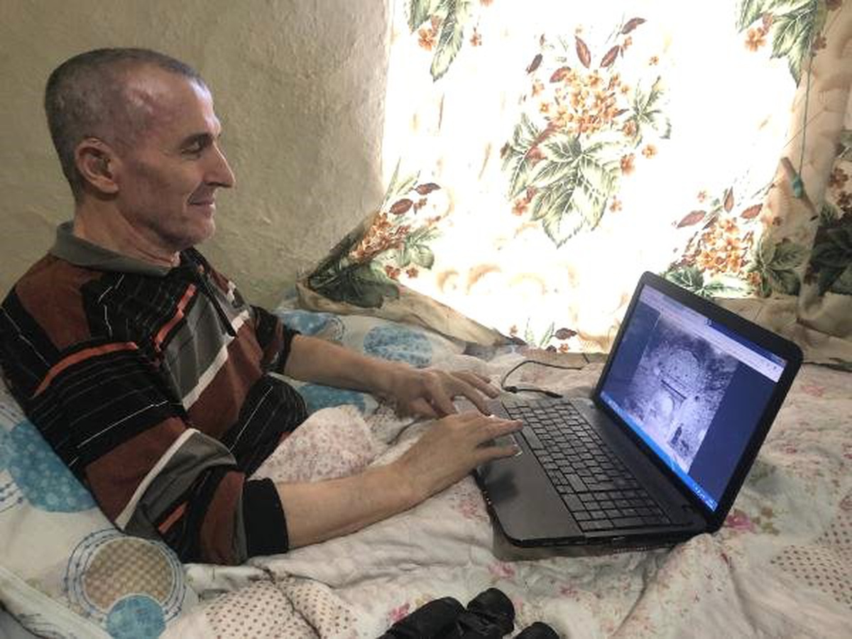 16 Yıldır Yatağa Mahkum Eşine Bakıyor