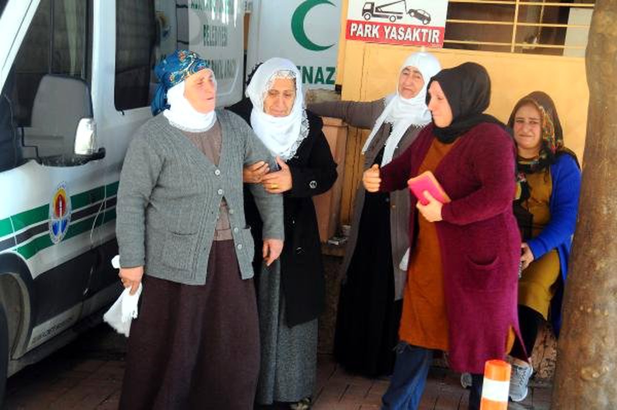 Adana\'da Kazada Ölen Aynı Aileden 4 Kişinin Cenazeleri Mardin\'e Götürüldü