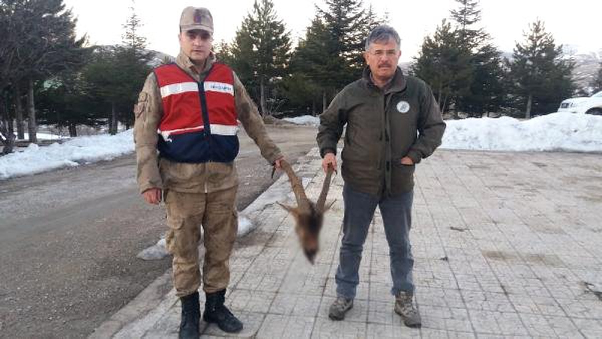 Avladıkları Yaban Keçisini Yemek Üzereyken Yakalandılar (2)