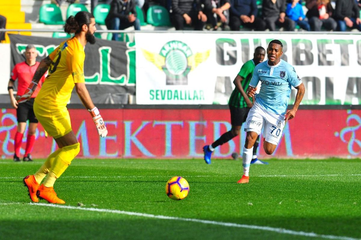 Başakşehir\'den İlk Yarıda 2 Gol