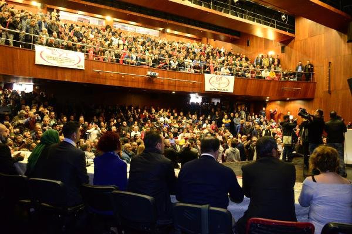 Emeklilikte Yaşa Takılanlar, Kültür Merkezinin Salonuna Sığmadı