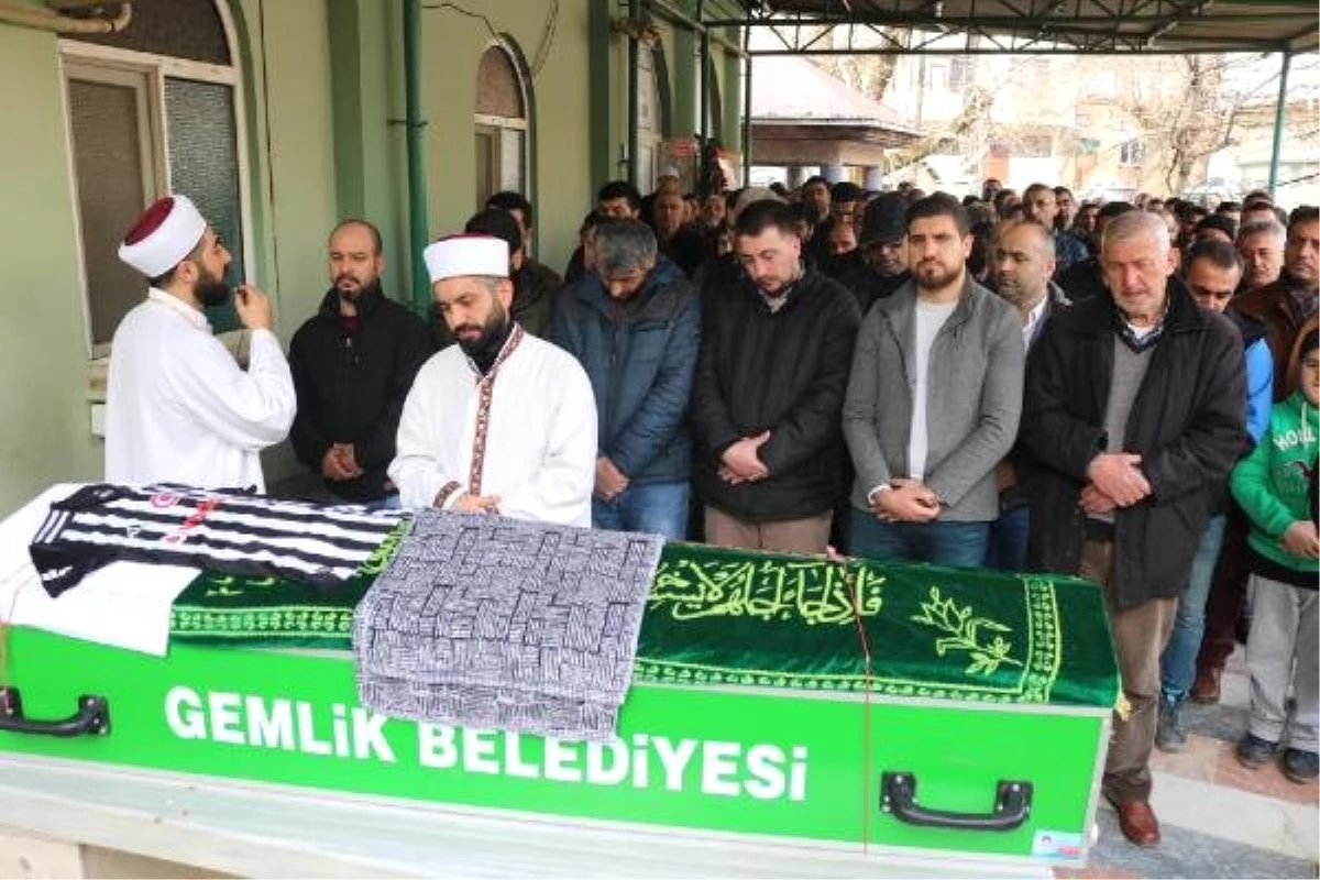 Enes Batur ve Oyuncak Hayali Gerçekleşen Lösemili Adnan, Yaşama Tutunamadı (2)