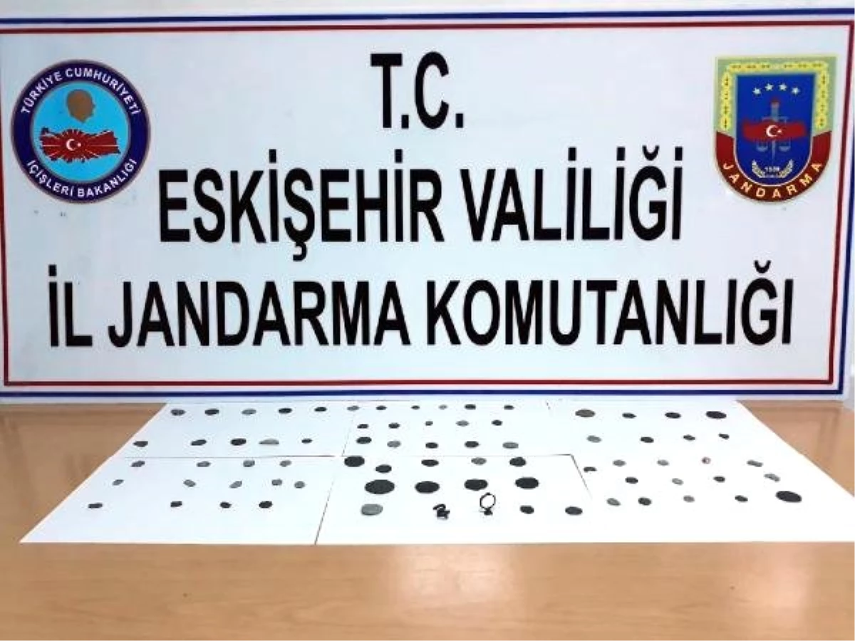 Eskişehir\'de Tarihi Eser Operasyonu; 70 Sikke Ele Geçirildi