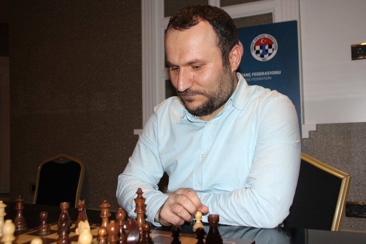 İkizlerin 3,5 Saat Süren Satranç Mücadelesi