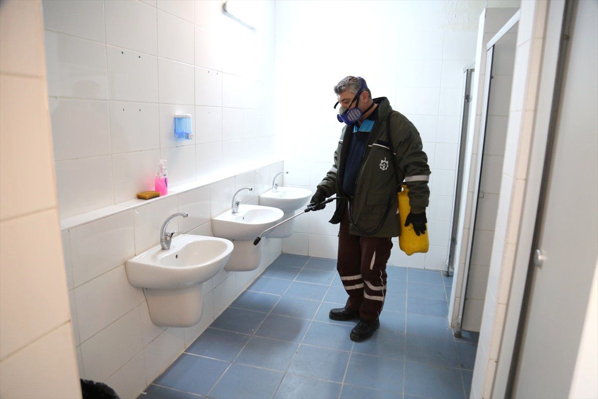 Kocaeli\'de Okullarda İlaçlama Çalışmaları