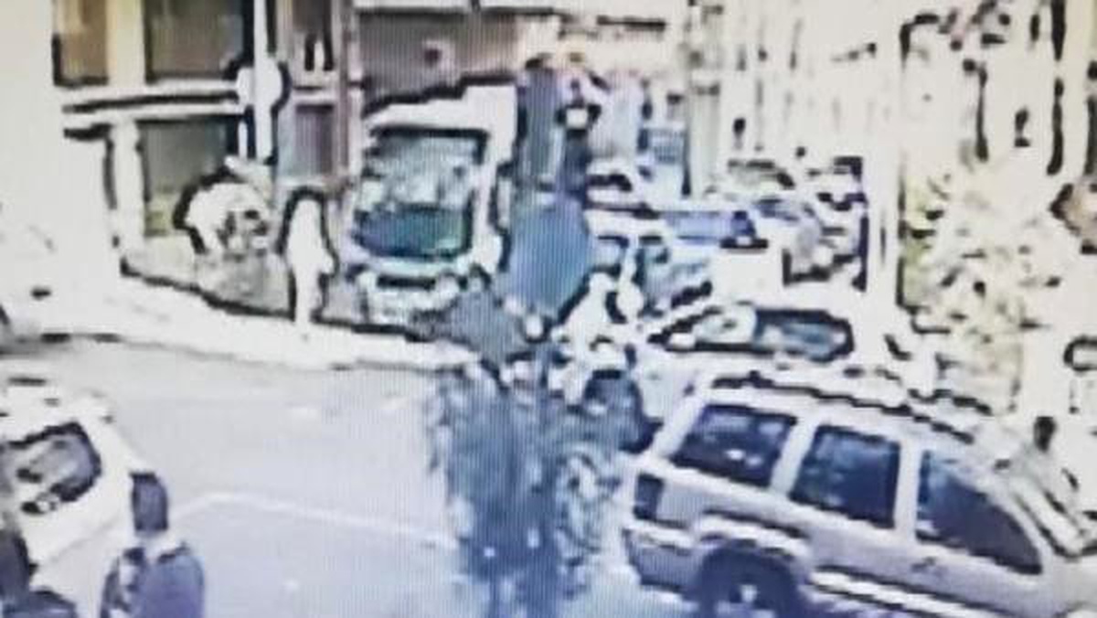 Maltepe\'de Güzergah Dışına Çıktığı Belirtilen Minibüs Kadına Çarptı