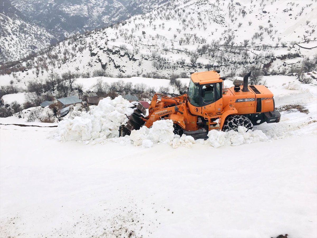 Sason\'da Kapalı Köy Yolları Ulaşıma Açıldı