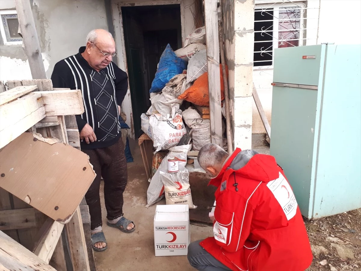 Türk Kızılayı\'ndan Gıda Yardımı