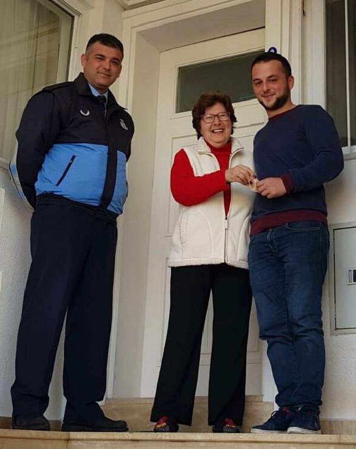 Yolda Bulduğu 5 Bin Lirayı Sahibine Ulaştırdı