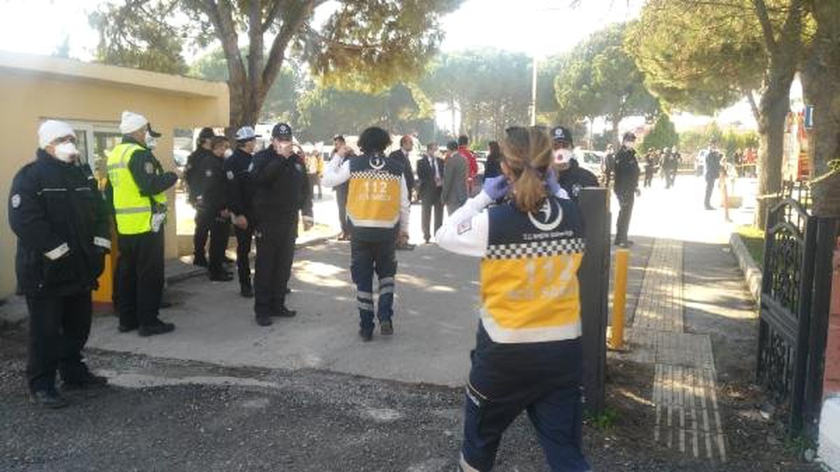 Balıkesir Adliyesi\'nde Gaz Kaçağı; 34 Kişi Zehirlendi (1)