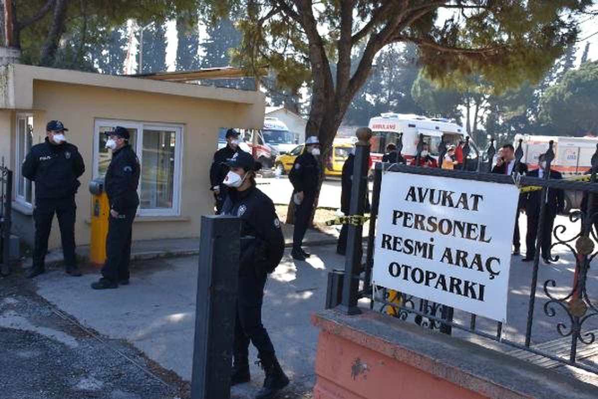 Balıkesir Adliyesi\'nde Gaz Kaçağı; 59 Kişi Zehirlendi (2) - Yeniden