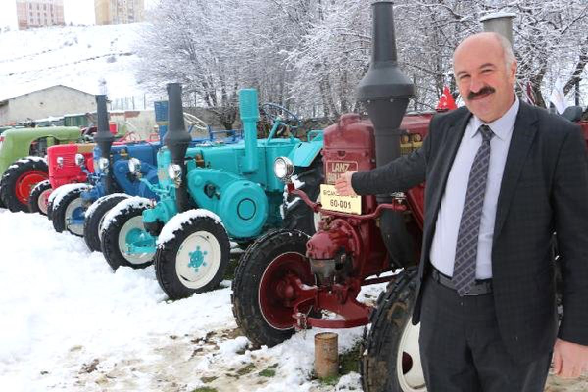 Fabrikanın Önü \'Tarım Müzesi\' Oldu