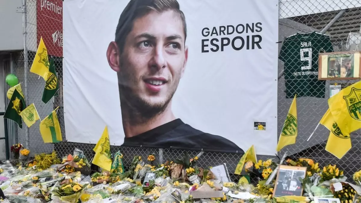 Futbolcu Emiliano Sala\'yı Taşıyan Uçağın Enkazı Manş Denizi\'nde Bulundu